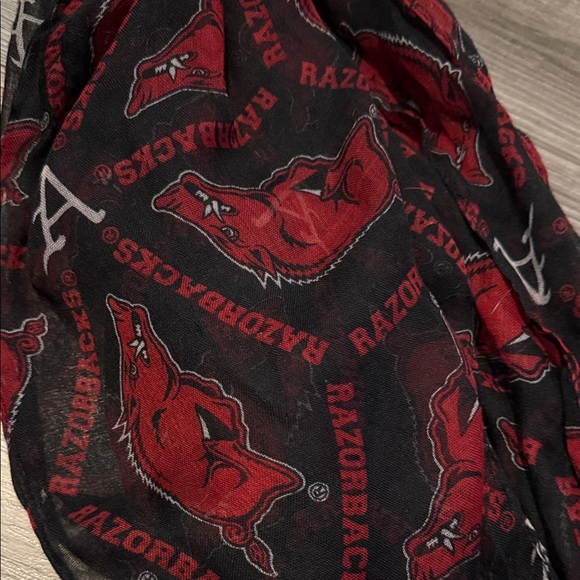 Stylish Razorback Infinity Scarf - Picture 2 of 2